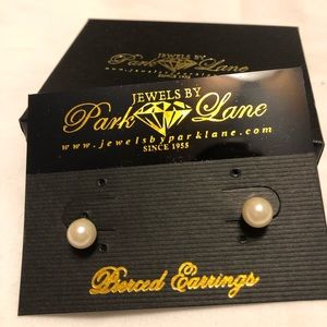 New Park Lane Pearl Earrings